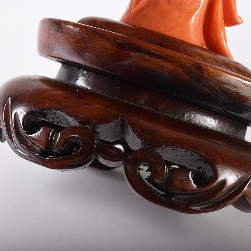 中国　赤珊瑚彫刻　サンゴ　弁財天像　七福神　置物　唐木台付　G　8383