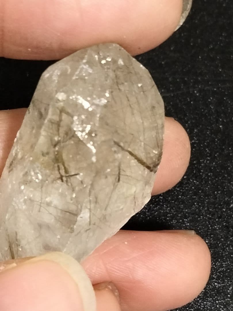 国産鉱物　山梨県　塩山竹森山　天然水晶　　トルマリン入り水晶　早い者勝ち　番号8