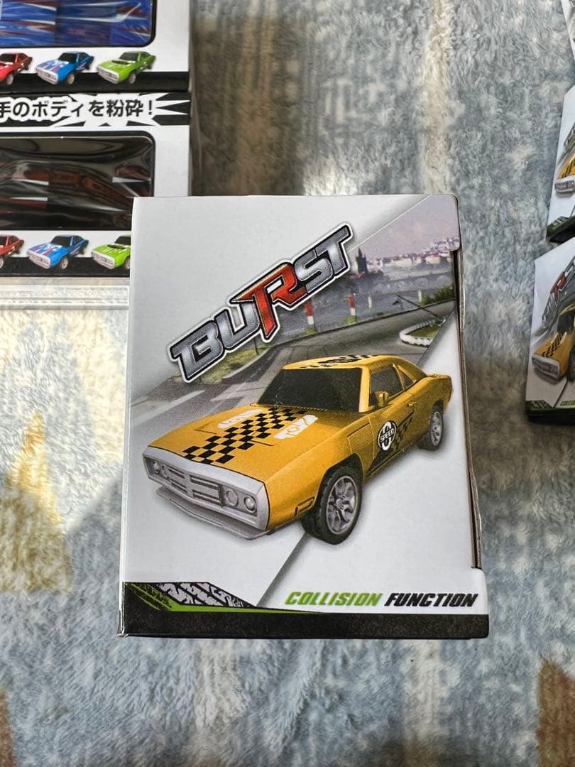 35個★クラッシュプルバックカー ぶつかった衝撃でボディパーツがバラバラになる