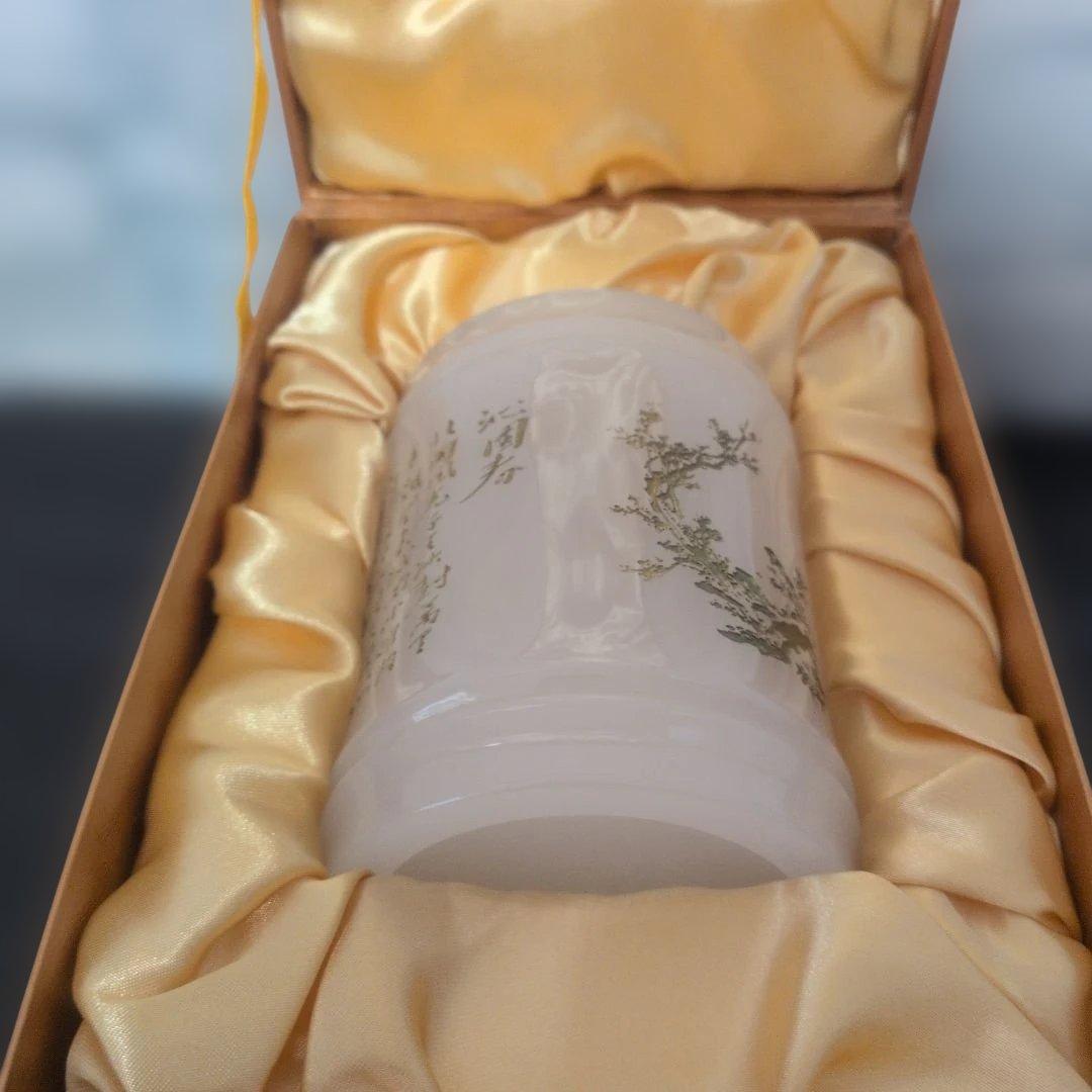 【高級書道具】白玉風 筆立て 沁園春 彫刻 箱付き 中国工芸品 飾り物　花瓶