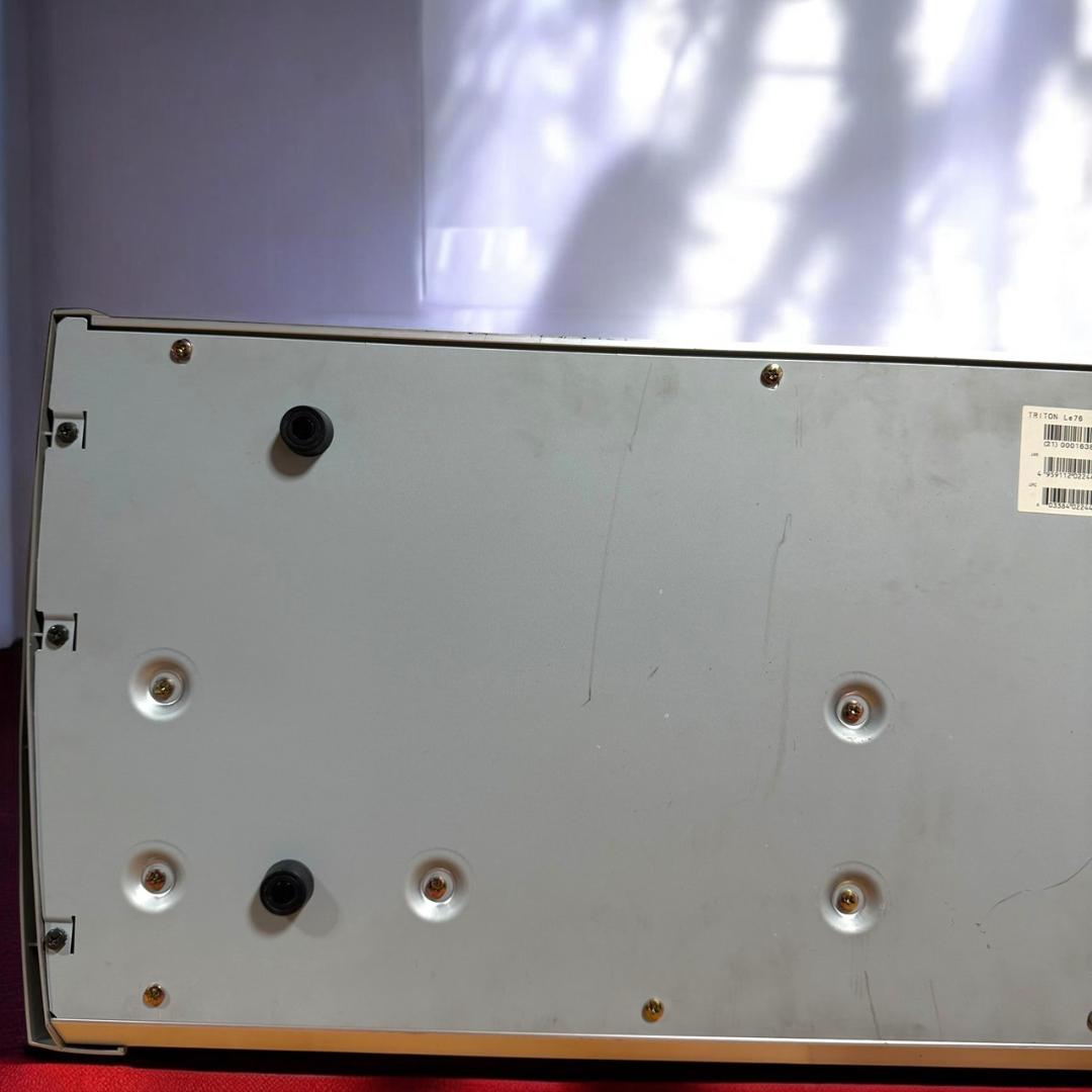 ☆動作品美品 KORG TRITON Le76 76鍵盤シンセサイザー ケース付