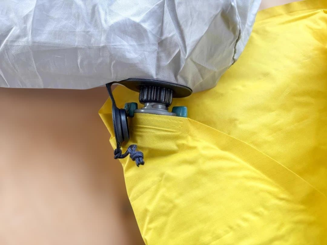 THERMAREST： Neo Air X ライト（マットレス、修理キット付き）