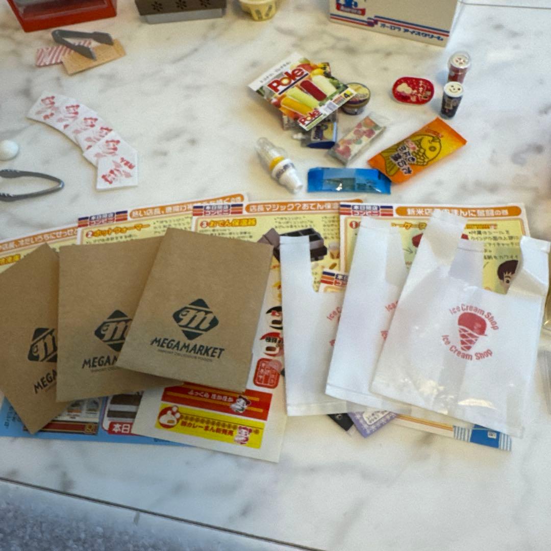 フィギュア　本日開店コンビニ　　４種➕おまけ