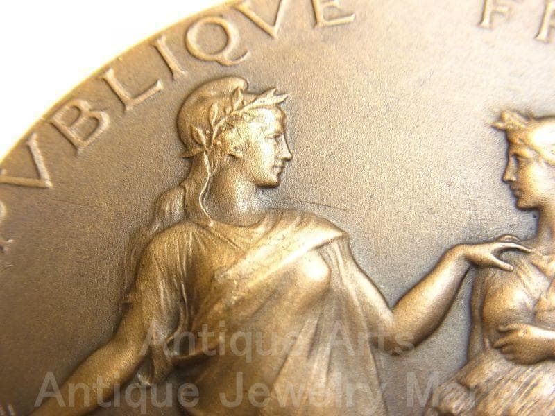 《m6466》農業労働者を知識へ導くマリアンヌ フランス アンティーク メダル