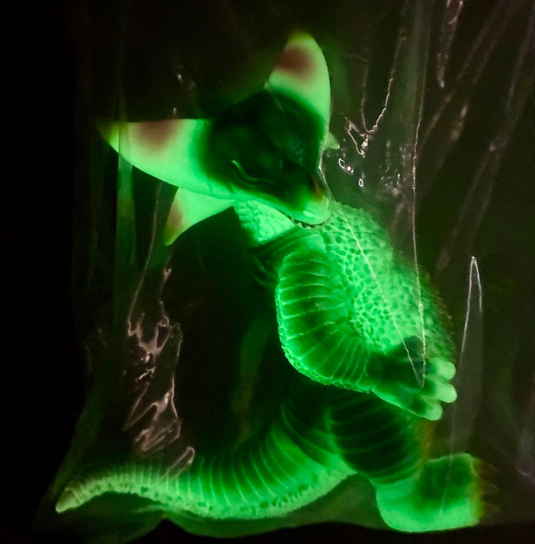 新品未開封 Planet X ゴモラ II 蓄光 ソフビ 高さ30cm