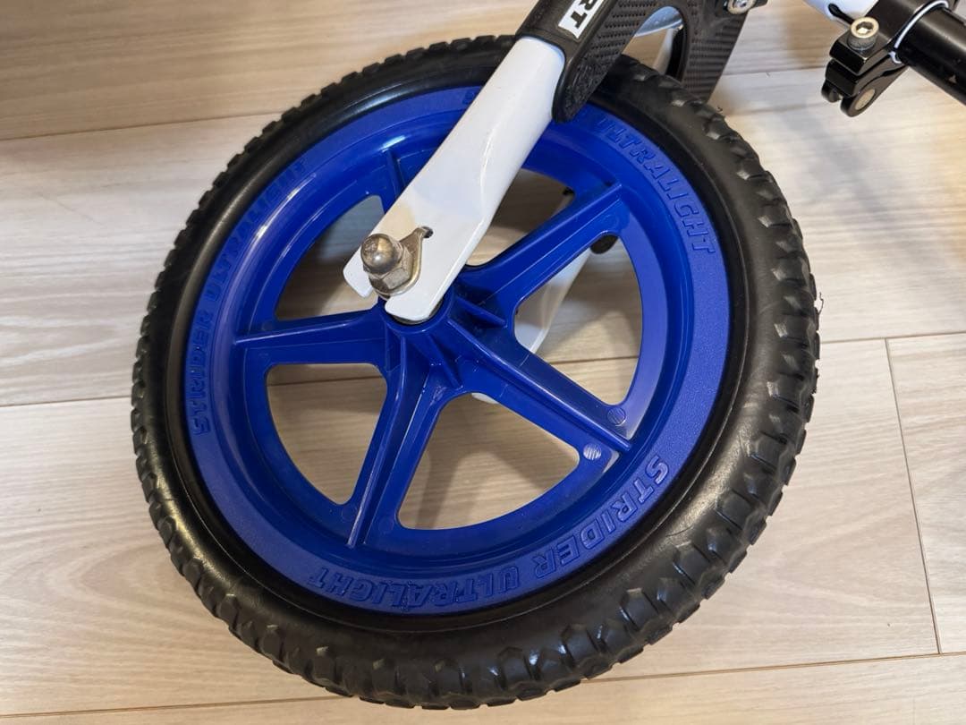 【希少・限定カラー】ストライダー 12インチ トリコロール