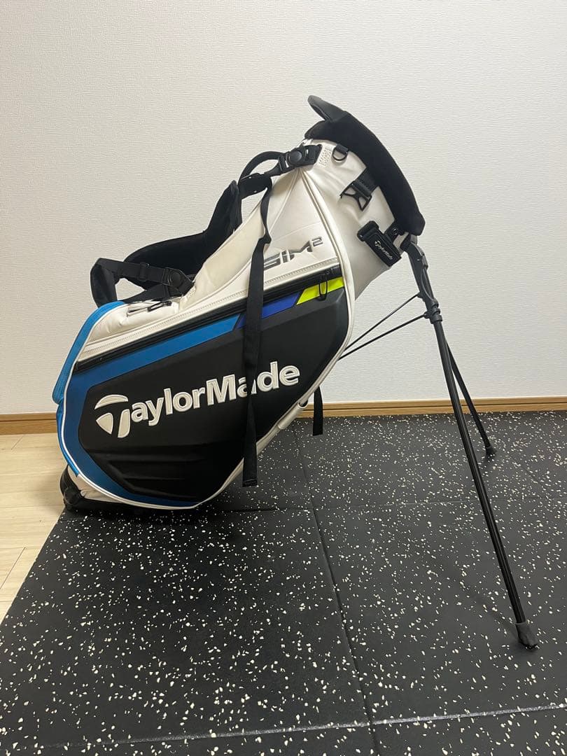 TaylorMade SIM2MAX キャディバッグ