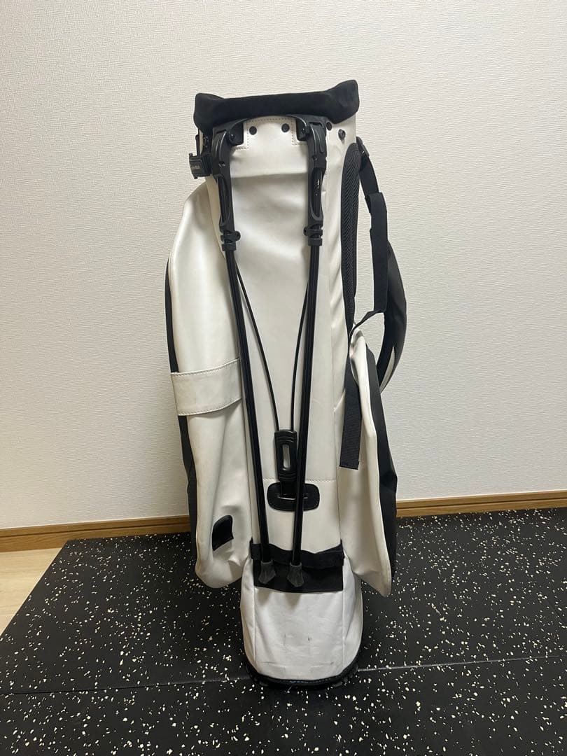 TaylorMade SIM2MAX キャディバッグ