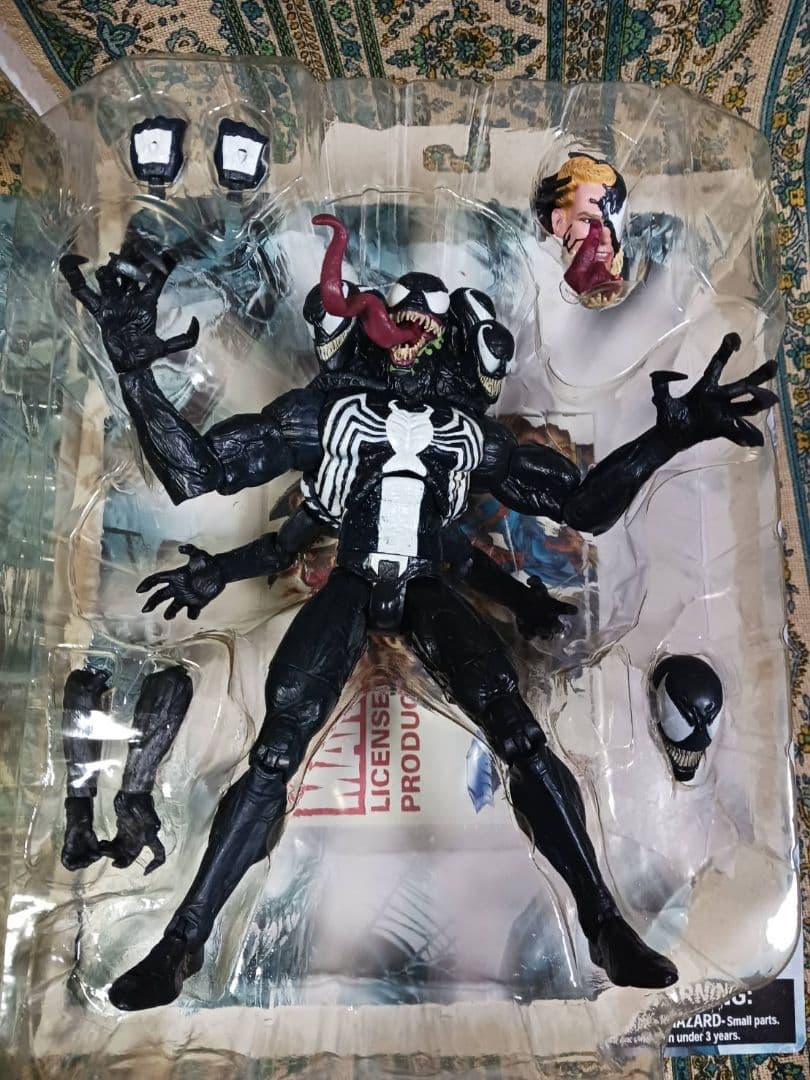 ダイヤモンドセレクトトイズ　マーベルセレクト　ヴェノム