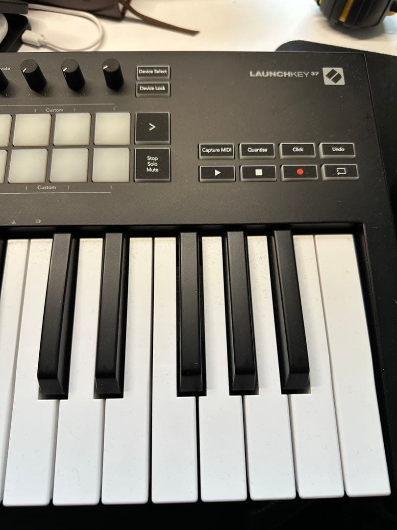 MIDIキーボード Launchkey MK3 37