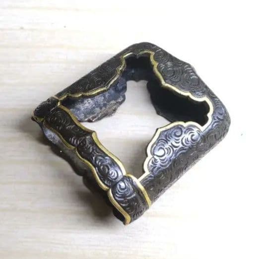 刀装具　美品　雲海図【頭？鐺】