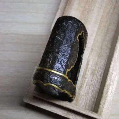 刀装具　美品　雲海図【頭？鐺】