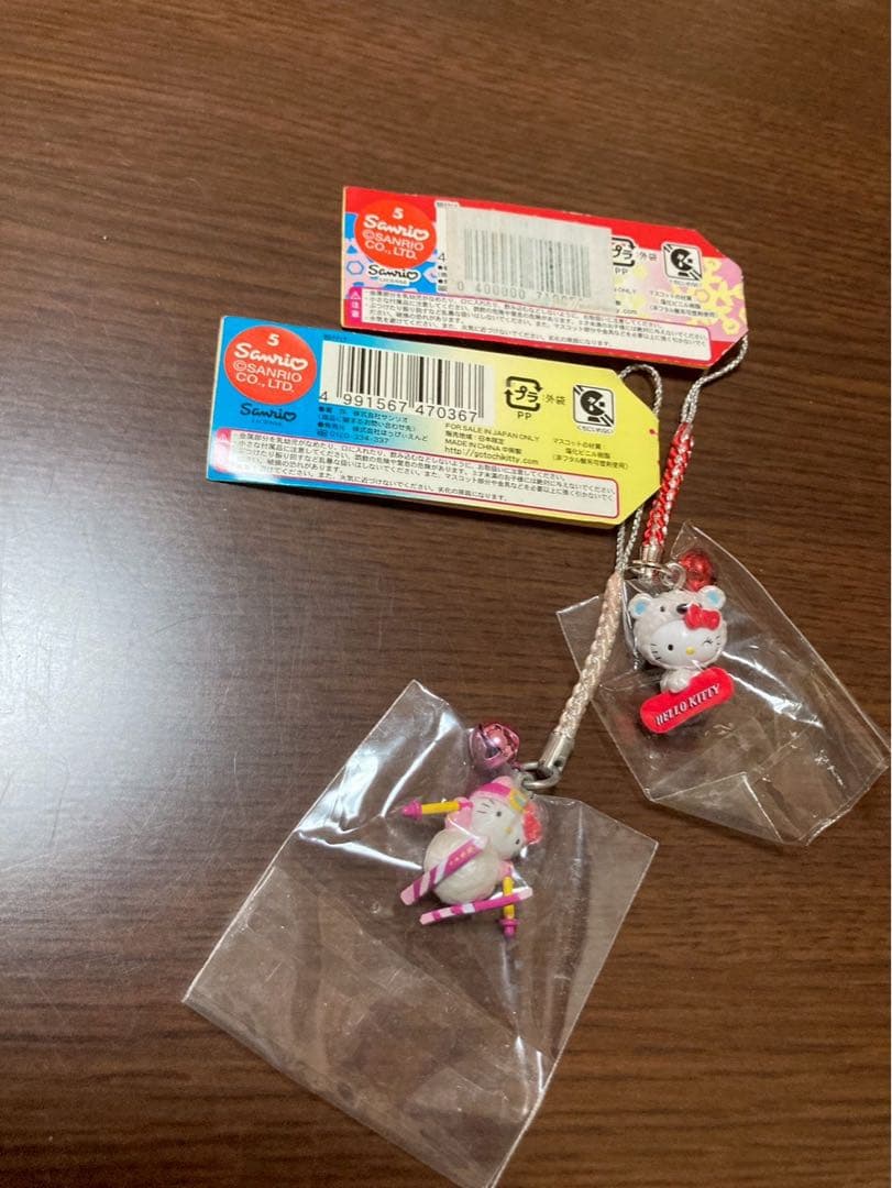 希少激レア 新品 ご当地 ハローキティ スキー スノボ スノーボード ストラップ