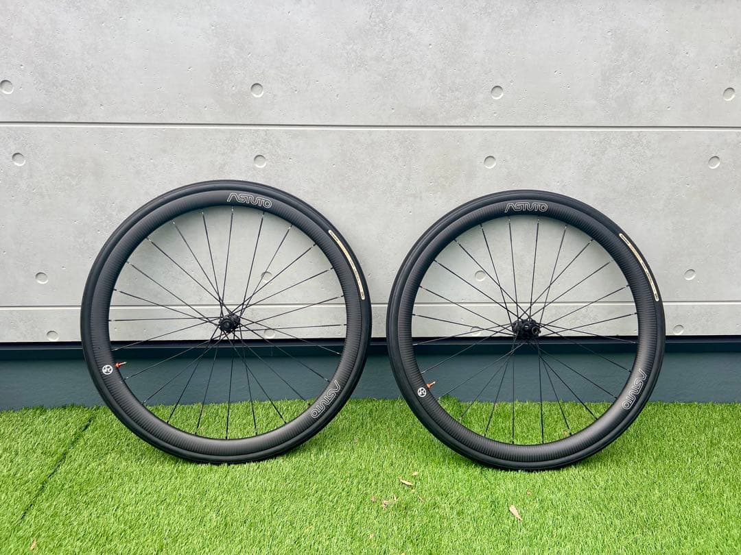 ASTUTO ディスクブレーキ用カーボンホイール前後セット