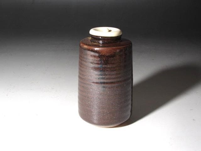 ★　膳所焼　肩衝茶入　牙蓋　表千家　十三代　即中斎の花押がございます★x626