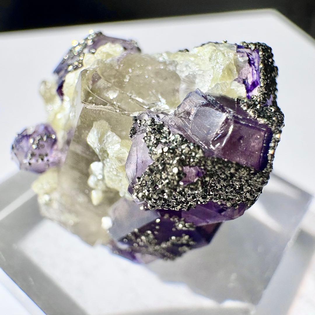 516 中国 内モンゴル産 レアタイプ フローライト&パイライト&クォーツ