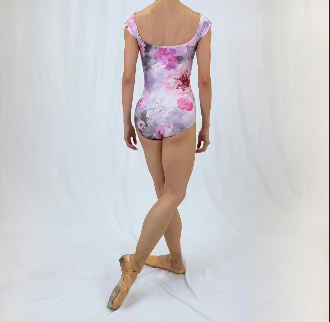 未使用試着のみ　シルフィーヌ　　オフショルダーフレンチスリーブレオタードLサイズ