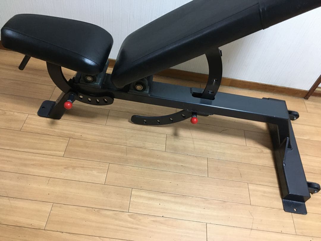 Think Fitness ベンチ　アジャスタブルベンチ　筋トレ