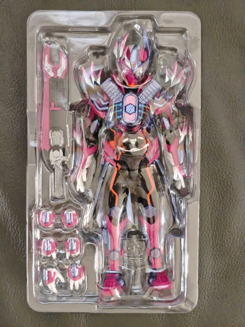 S.H.Figuarts　仮面ライダーマジェード　ヴァルバラドセット