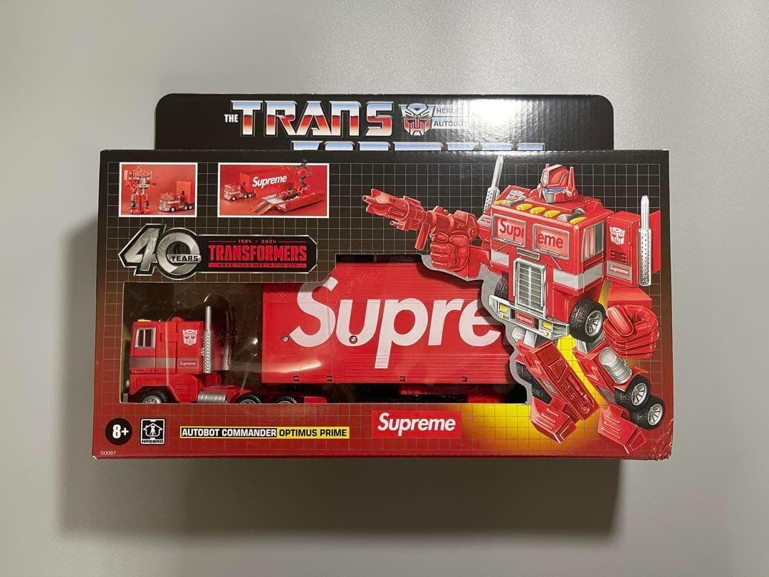 アメコミ Supreme Transformers G1 Optimus Prime