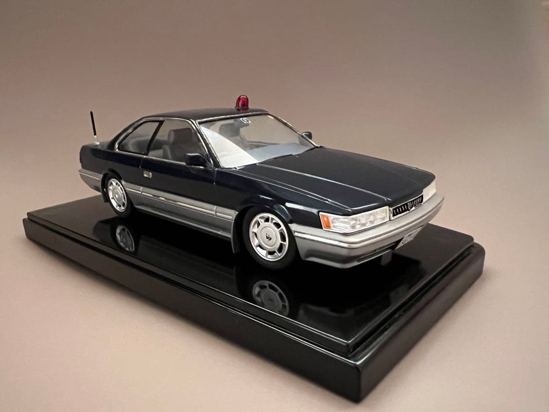 あぶない刑事　港3号 1/24 日産レパード アルティマ　F31前期型　完成品