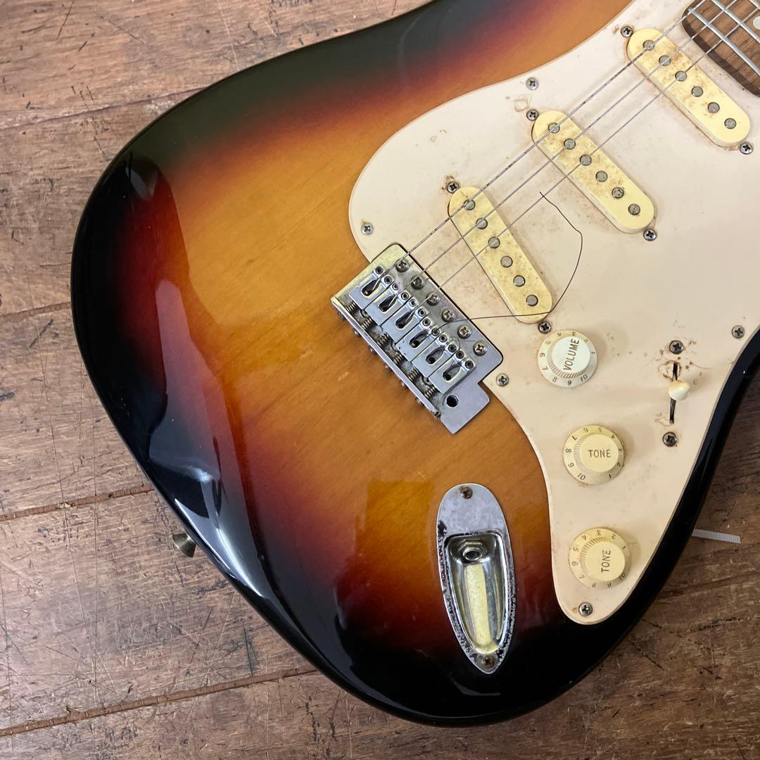 E-壁 Legend ストラトキャスタータイプ サンバースト エレキギター