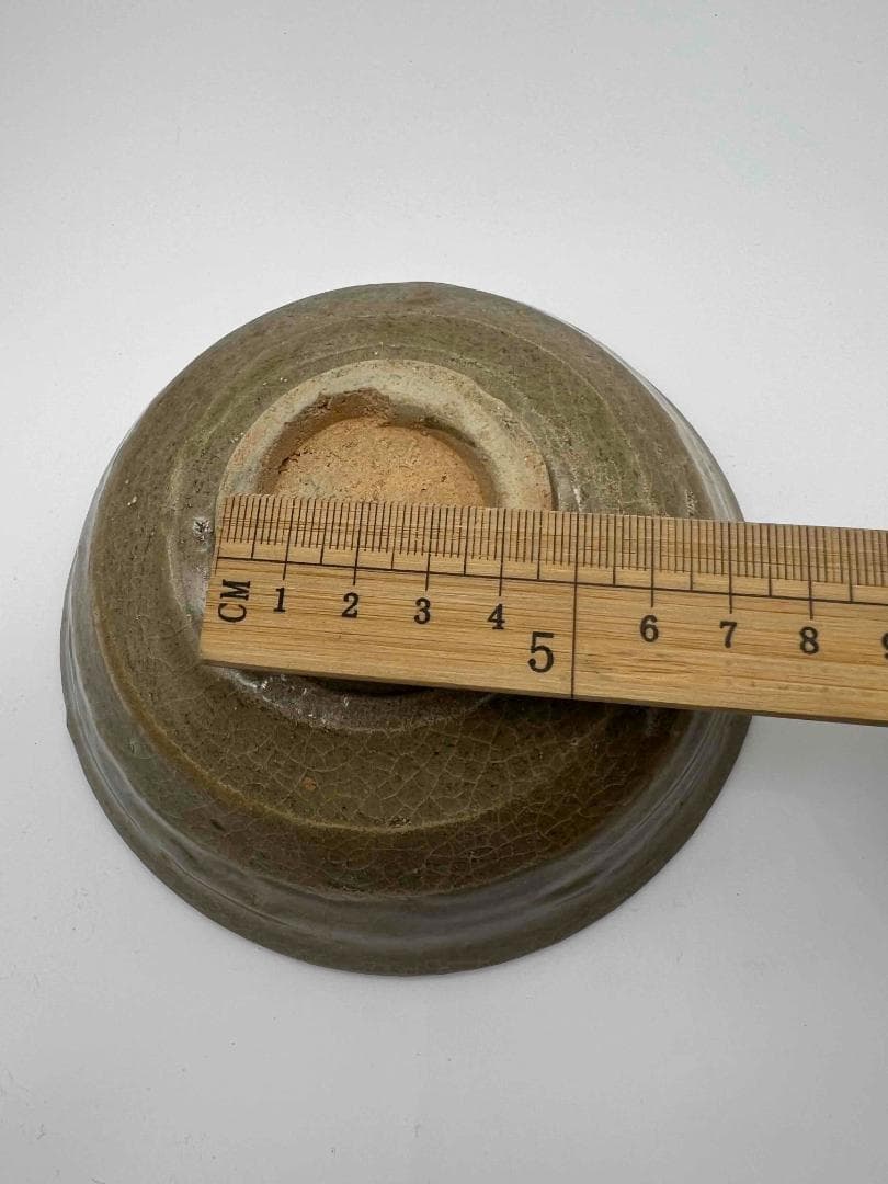 宋時代　青磁　越窯刻花卉文碗　唐物　古賞物　時代物　旧家蔵出し(A-65)