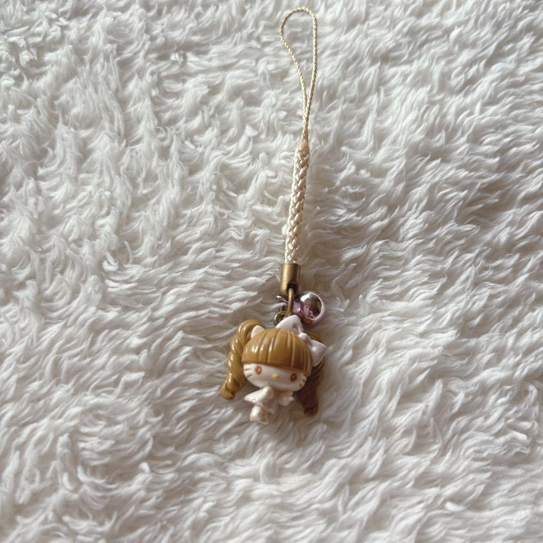 ハローキティ × 辻希美　コラボ　根付けストラップ　2009年