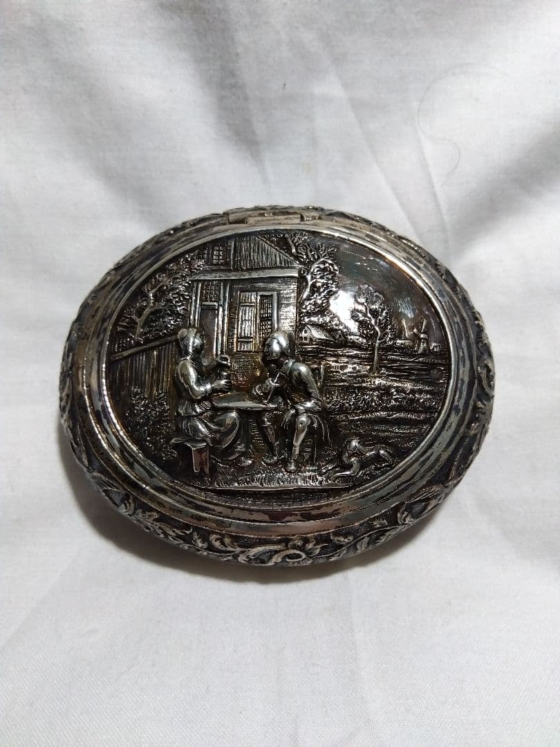 ♪小箱　ボンボニエール？ 銀製？ 犬の刻印 ？