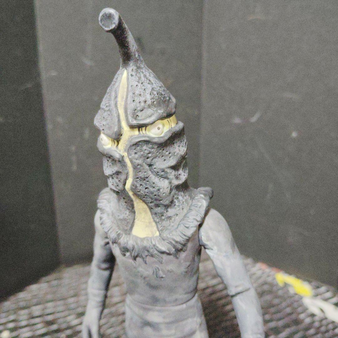 ウルトラQ怪獣旧型絶版ソフビモノクロverゴメス.ナメゴン.ケムール人