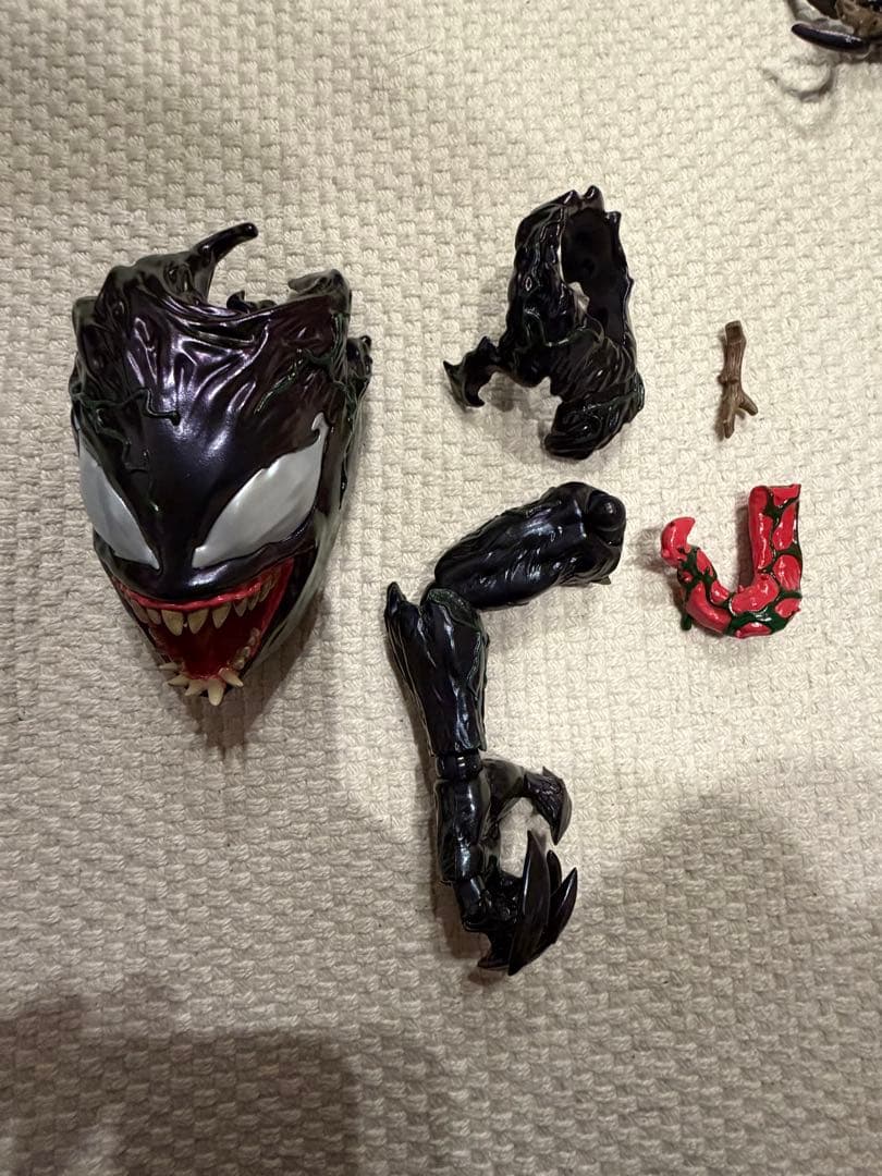 【最終値下げ】ヴェノムグルート　フィギュア