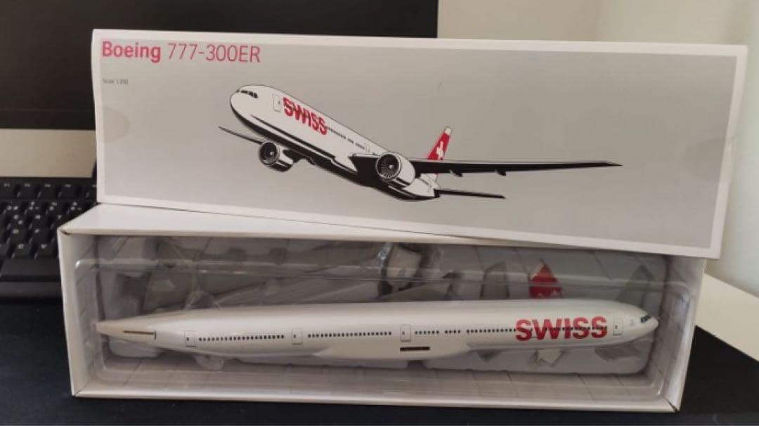 SWISSのBoeing 777-300ERモデル、1/200スケール