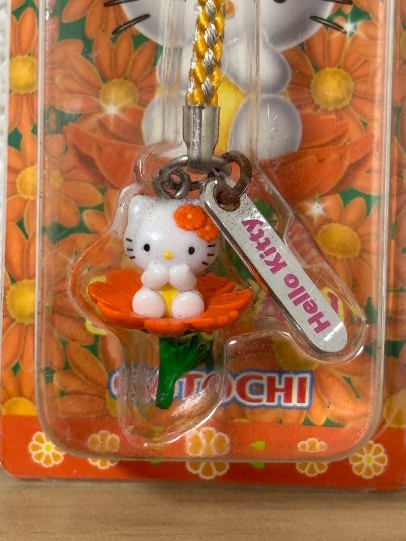 激レア　台湾　ご当地キティ　ストラップ　根付け　地域限定　花祭り