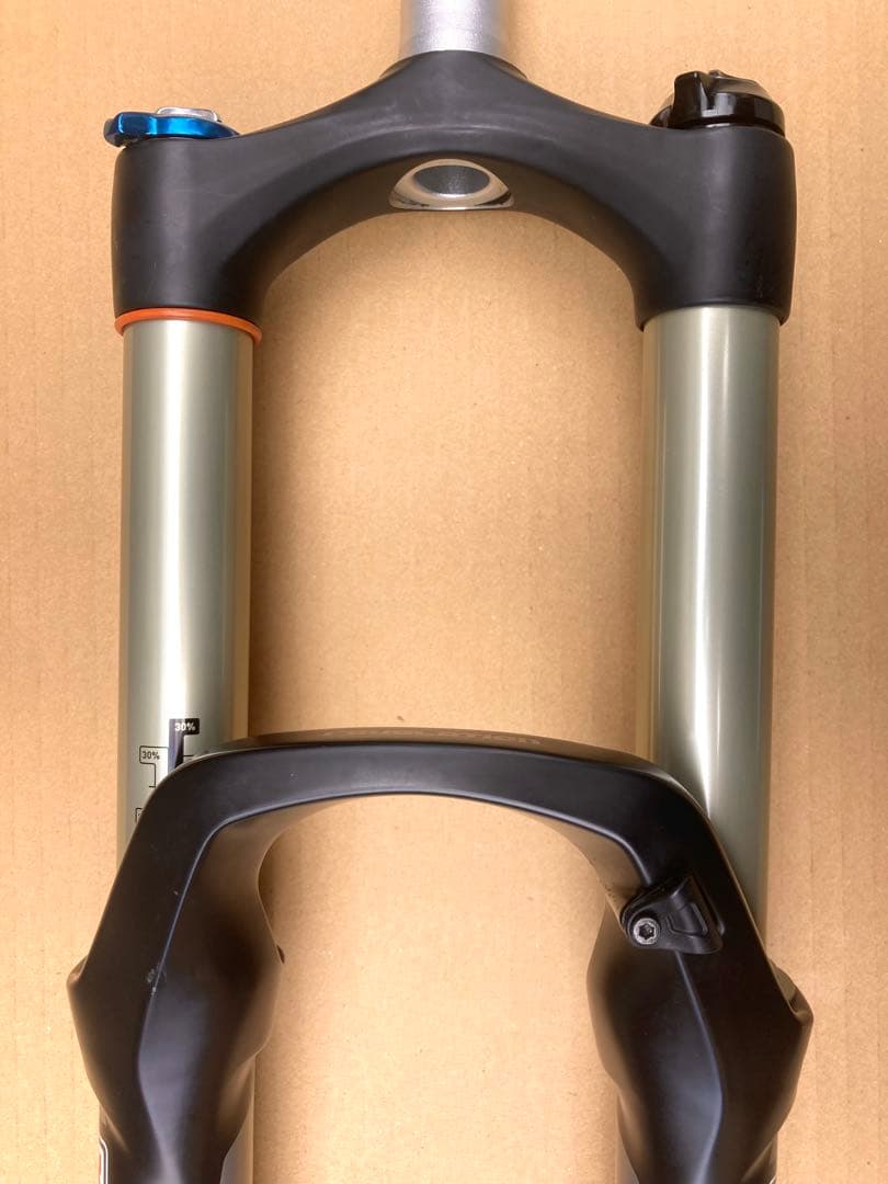 美品!!26インチ ロックショックス REVELATION /ROCKSHOX