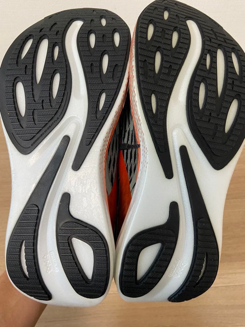 BROOKS Hyperion Max ブルックス ハイペリオン マックス