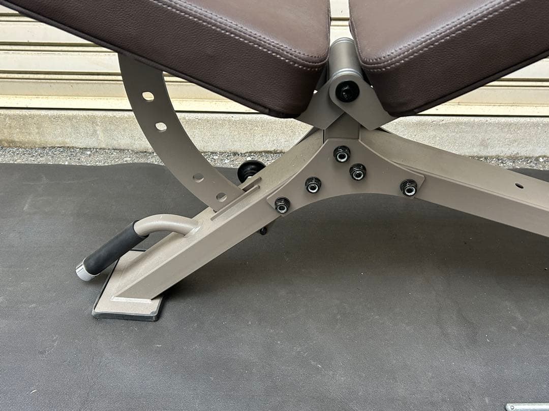 リーディングエッジ　アジャスタブルベンチ ベンチ台