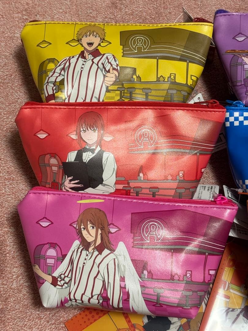 ラウンドワン限定‼️チェンソーマン コラボグッズ ポーチ & クリアファイル