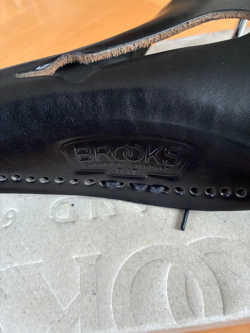 パーツ BROOKS b17 carved