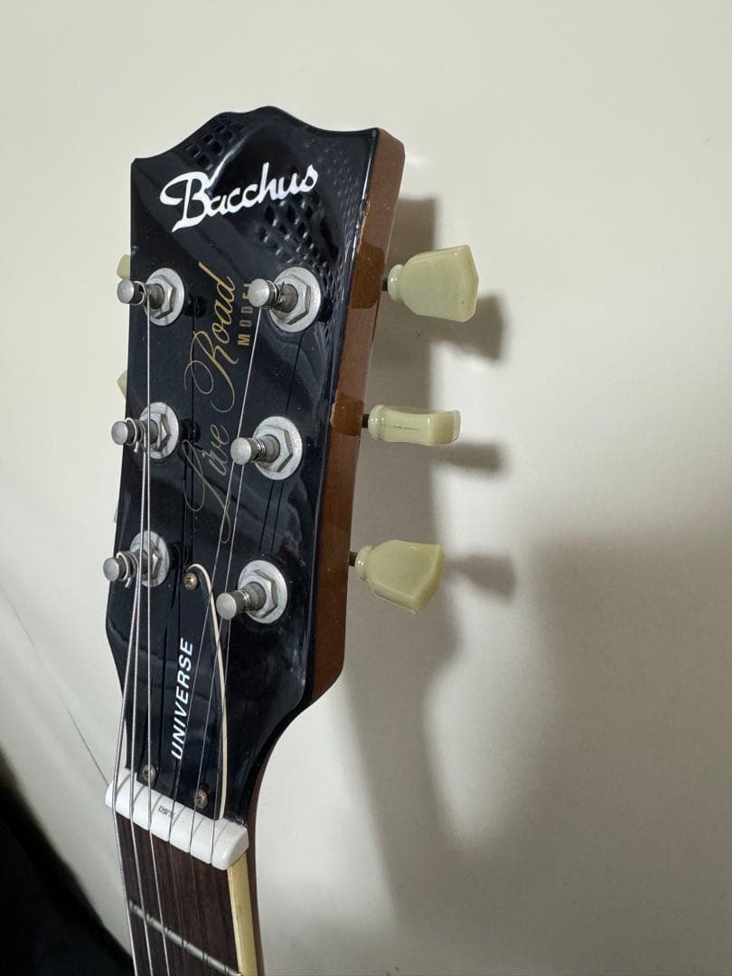 Bacchus レスポールタイプ