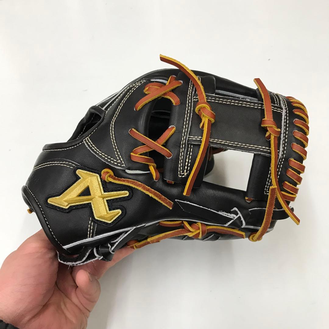 ATOMS 硬式グラブ　内野手用　026型　型付け済み　刺繍入り