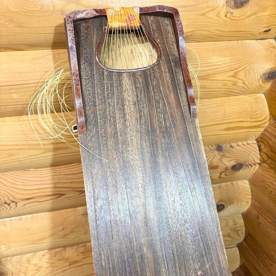 琴 十三弦 金蒔絵 並甲 すだれ彫り 13弦 和楽器