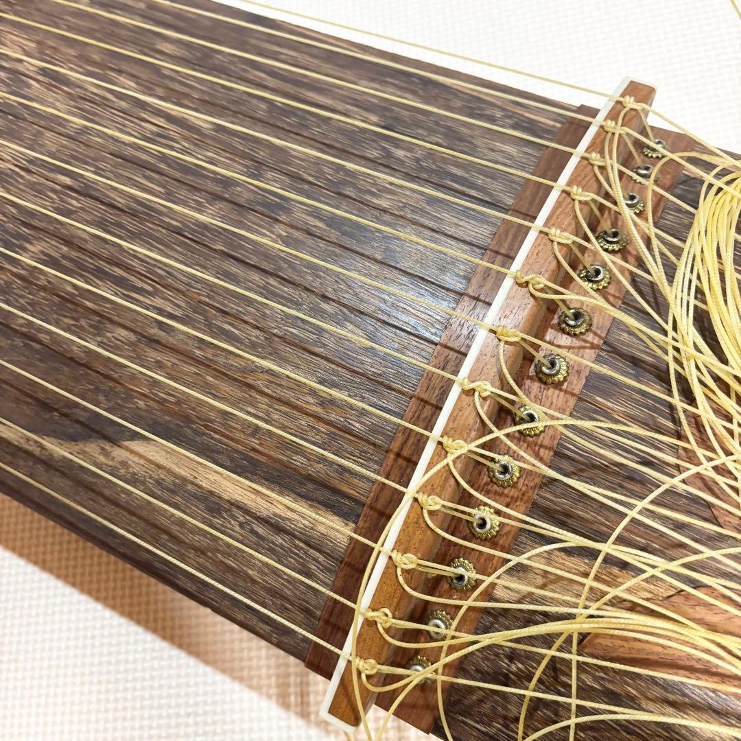 琴 十三弦 金蒔絵 並甲 すだれ彫り 13弦 和楽器