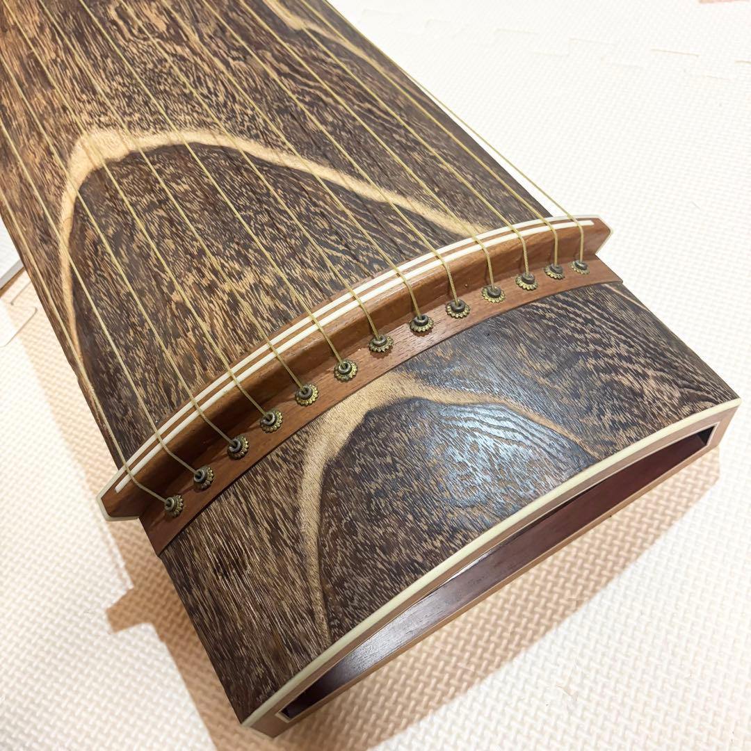 琴 十三弦 金蒔絵 並甲 すだれ彫り 13弦 和楽器