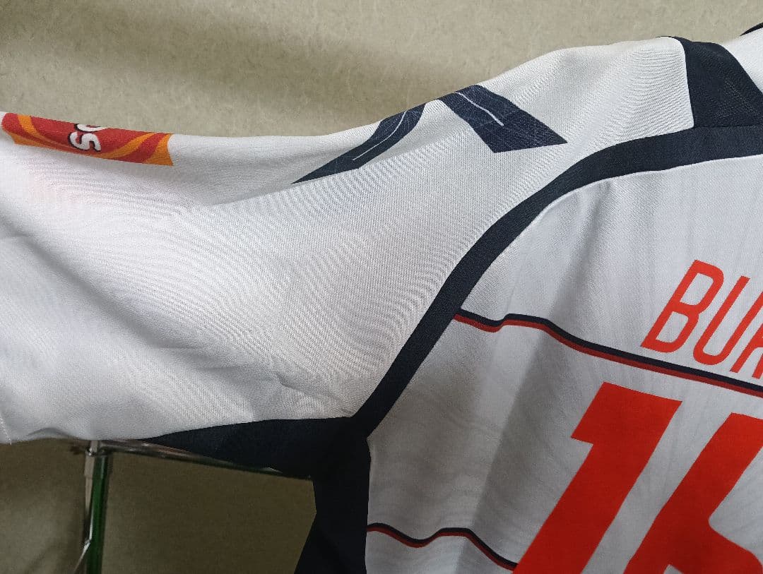 【激レア・美品】 FC東京 ネイサン・バーンズ サイン入り2016Aユニフォーム