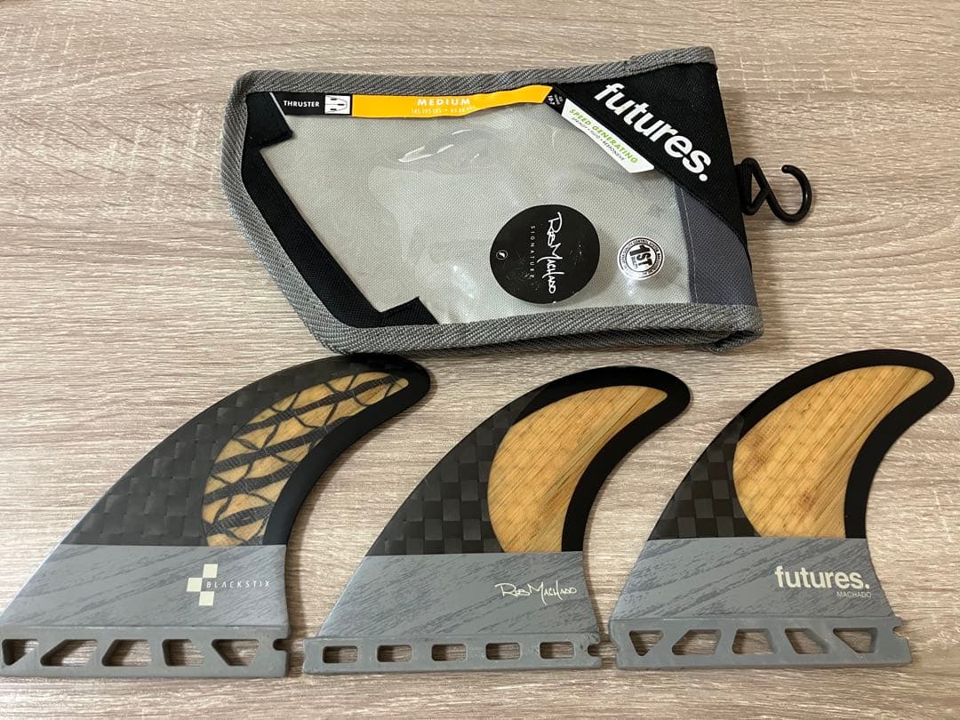 ロブマチャド シグネチャー BLACKSTIX Futures フィンセット