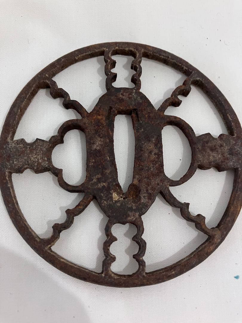 鉄製　装飾鍔　日本刀