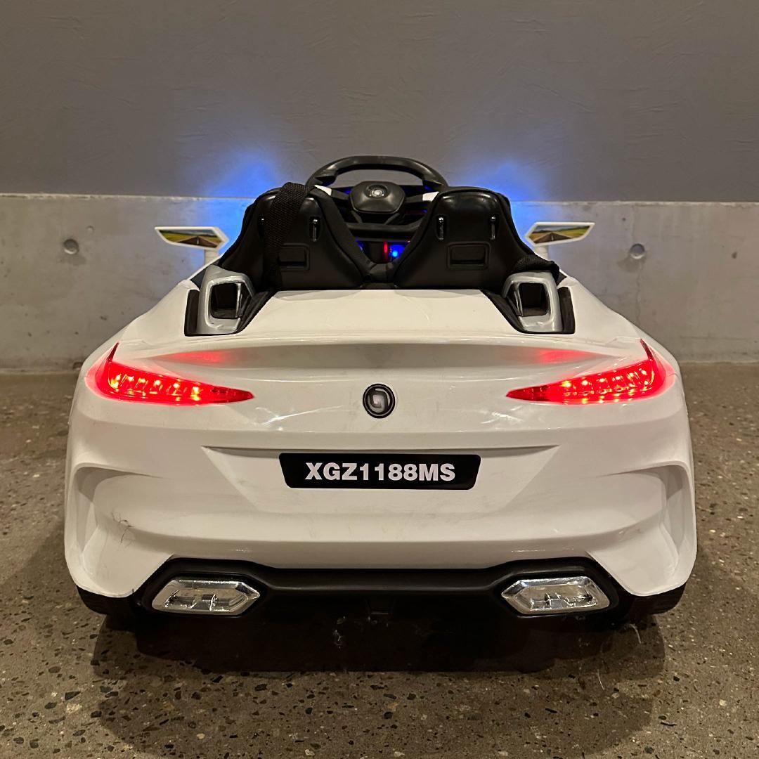 電動自動車 子供用 ラジコンカー マセラティ ホワイト