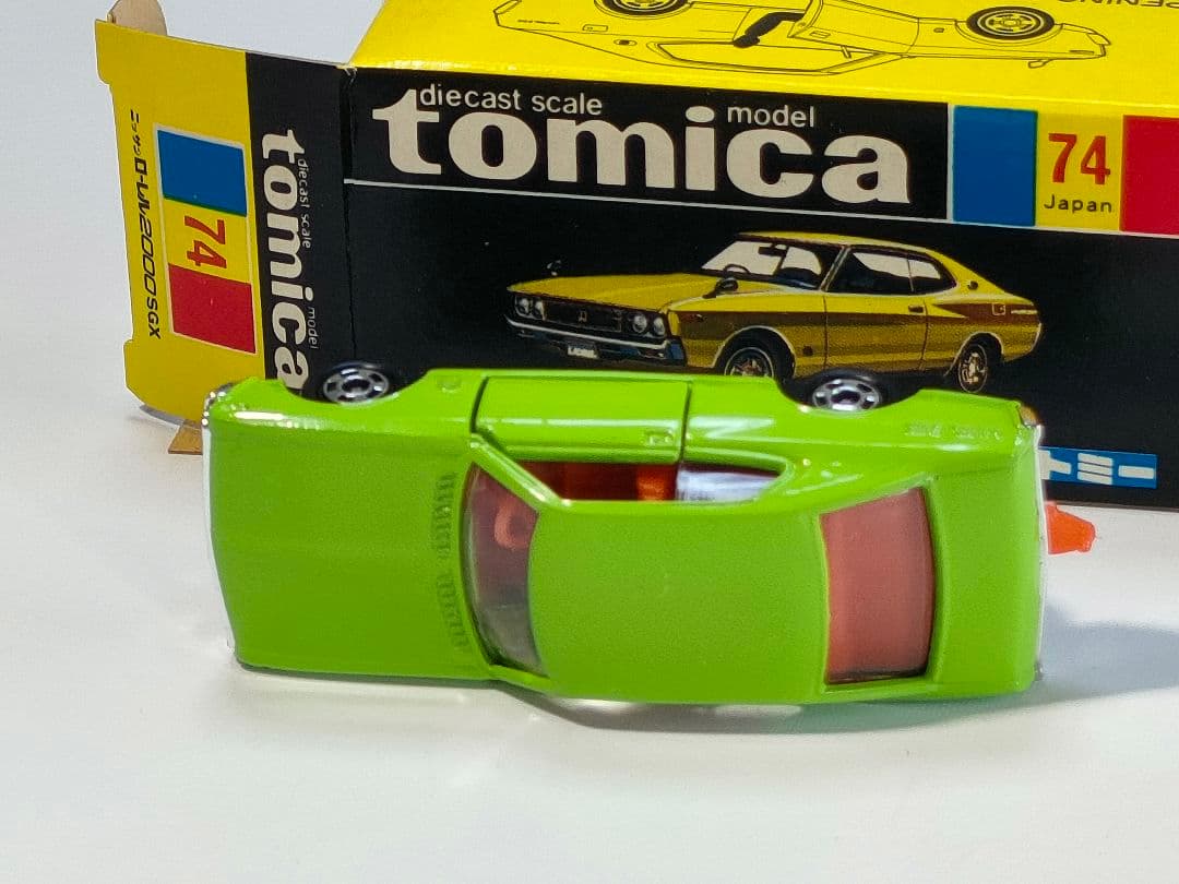 黒箱トミカ 74　日産ローレル2000SGX　美品　日本製　デッドストック