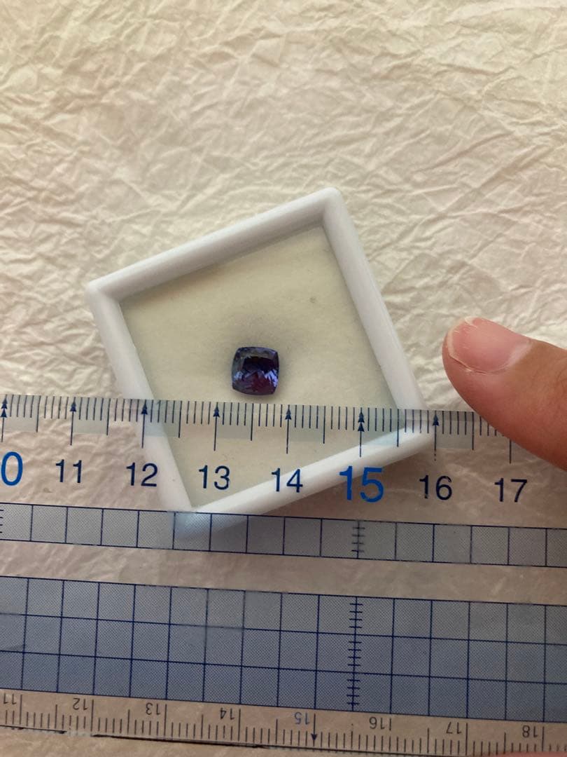 バイカラーゾイサイト　ルース　2.27ct