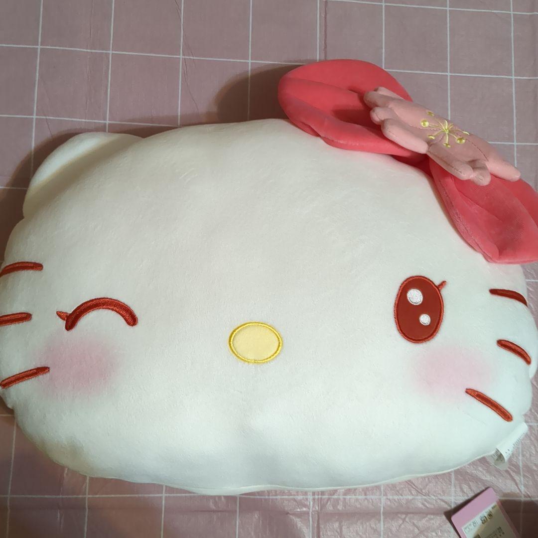 ♡ハローキティ　サンリオキャラクターズ　 桜デザイン クッション等5点セット♡